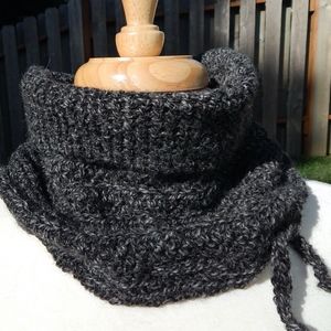 Ladies Black and White Tweed 100% Alpaca Hat/Cowl